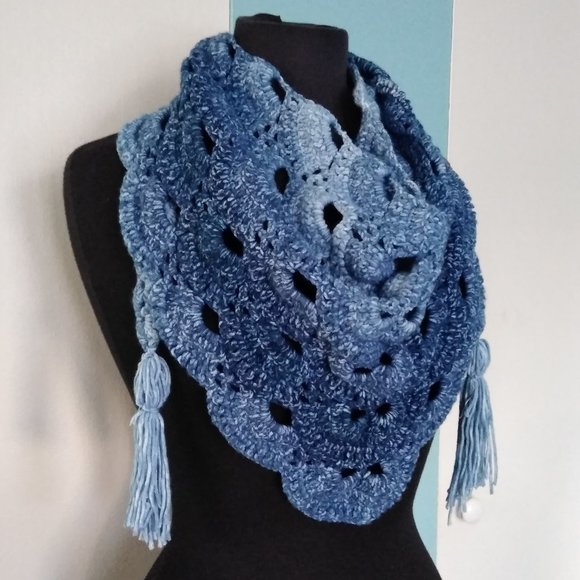 Handmade Crochet Blue Ombre Scarf w/Tassels - Picture 1 of 7